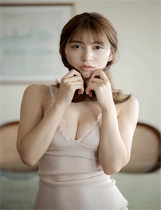 悬崖mp4下载-美女露着奶头光胸光屁屁还趴着打光屁