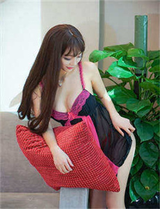 我叔叔的女人 电影-大胆祼体验艺术写真