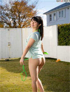 百田ゆきな-舔吮着她的乳尖小说