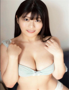 c5-02-印女子穿比基尼乘车
